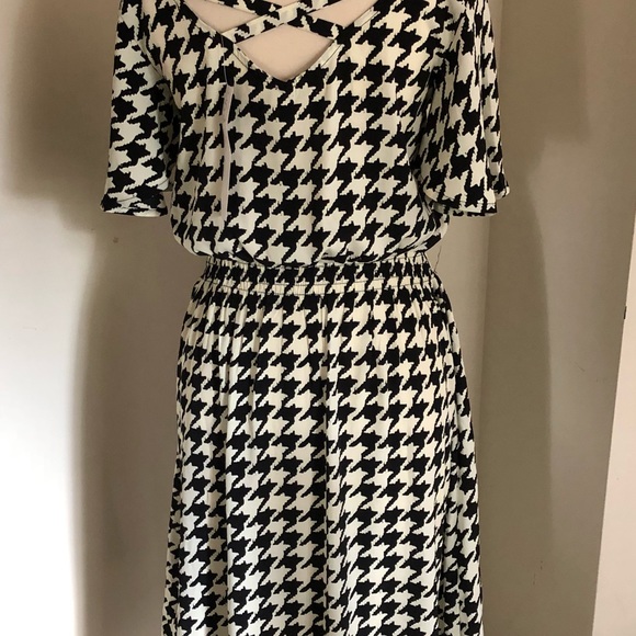 NWT houndstooth high-low dress - Picture 3 of 5